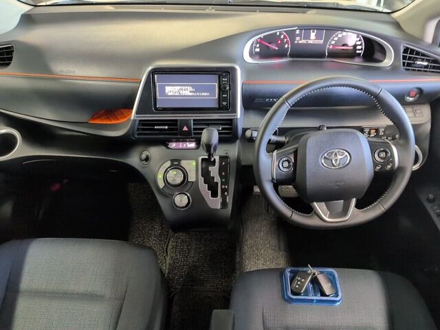 2015 Toyota Sienta G auction photo 3