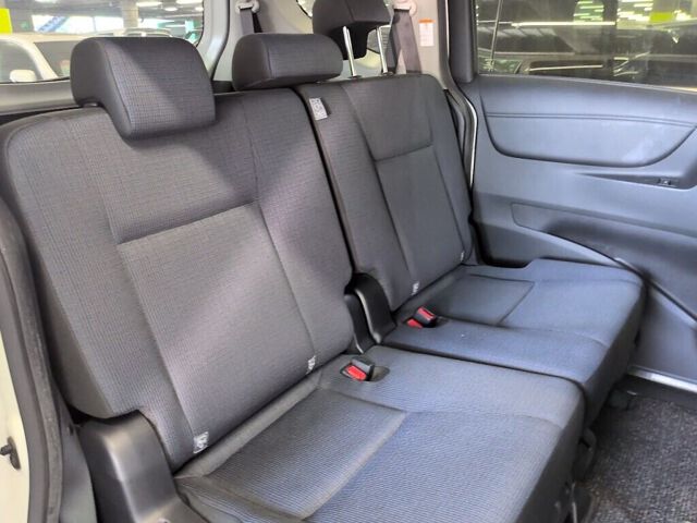 2015 Toyota Sienta G auction photo 6