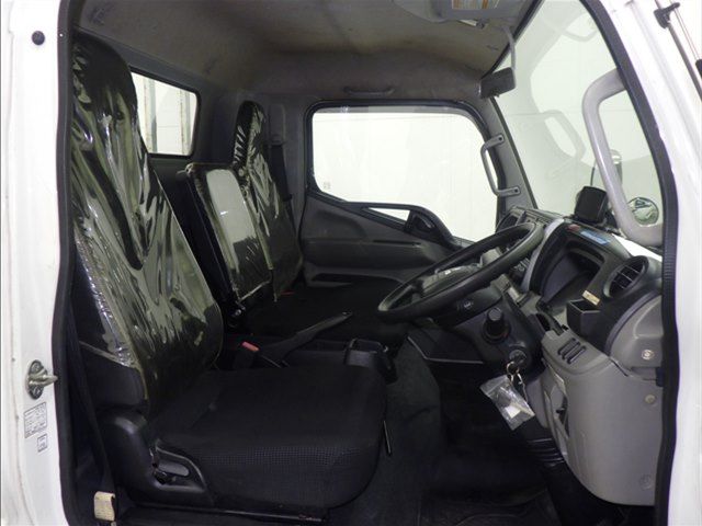 2019 Mitsubishi Fuso Canter Flatbed auction photo 5