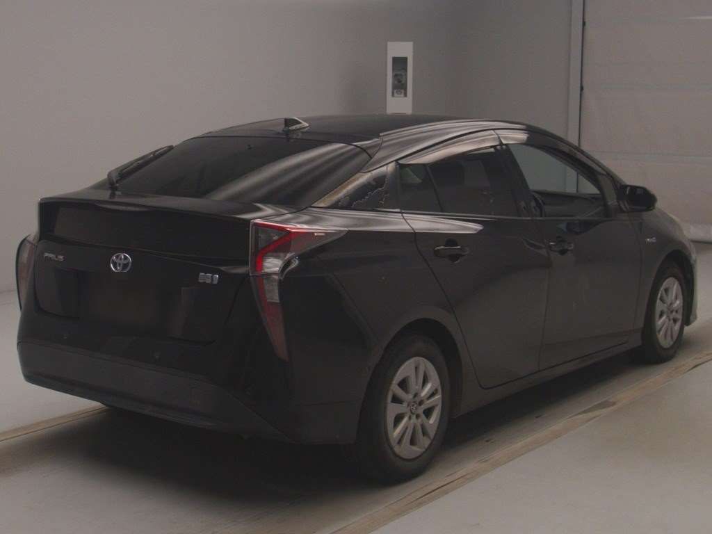 2018 Toyota Prius S Safety Plus auction photo 2