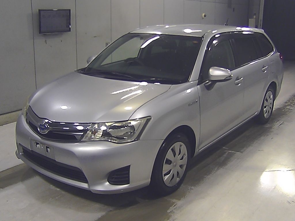 2014 Toyota Corolla Fielder Hybrid G auction photo 4