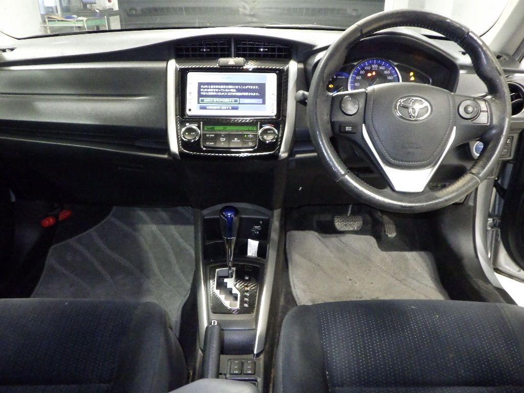 2014 Toyota Corolla Fielder Hybrid G auction photo 3