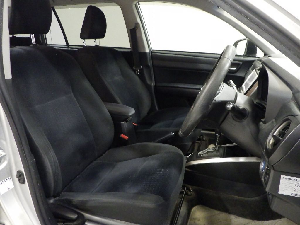 2014 Toyota Corolla Fielder Hybrid G auction photo 6