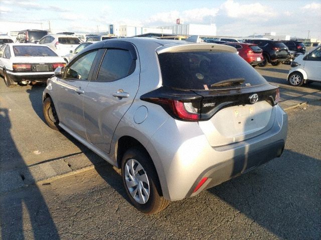 2023 Toyota Yaris X auction photo 2