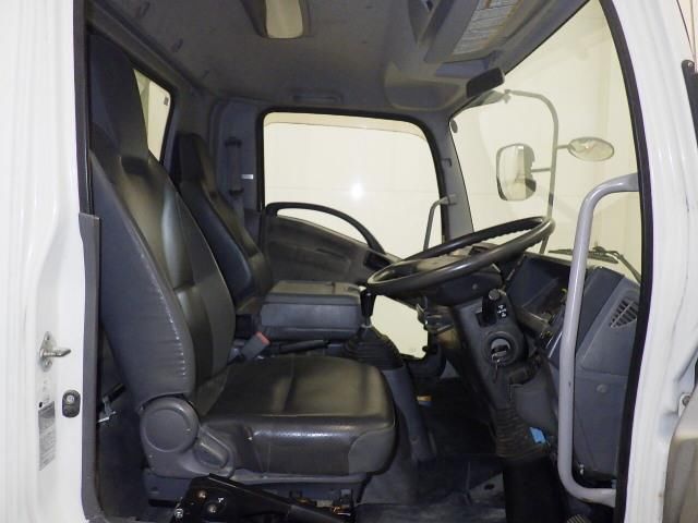 2015 Isuzu Forward dump auction photo 5