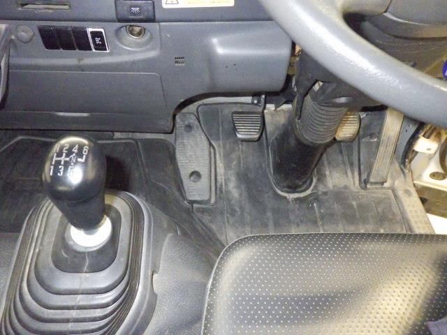 2015 Isuzu Forward dump auction photo 7