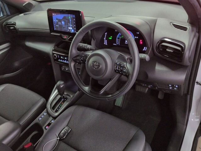 2025 Toyota Yaris Cross Hybrid Z auction photo 3