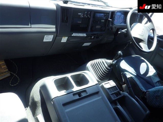 2015 Isuzu Forward Refrigerated PG 2.5t auction photo 3