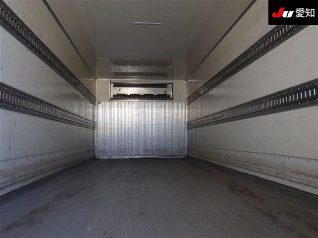 2015 Isuzu Forward Refrigerated PG 2.5t auction photo 8