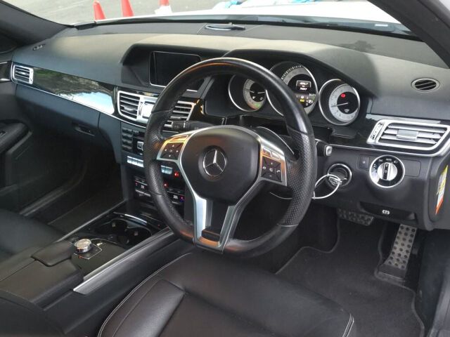 2013 Mercedes-Benz E-Class E250アバンギャルト auction photo 3