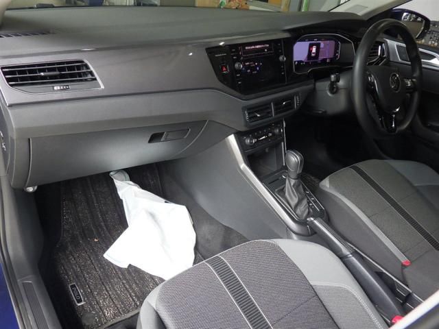 2022 Volkswagen VW ポロ TSI Rライン auction photo 2