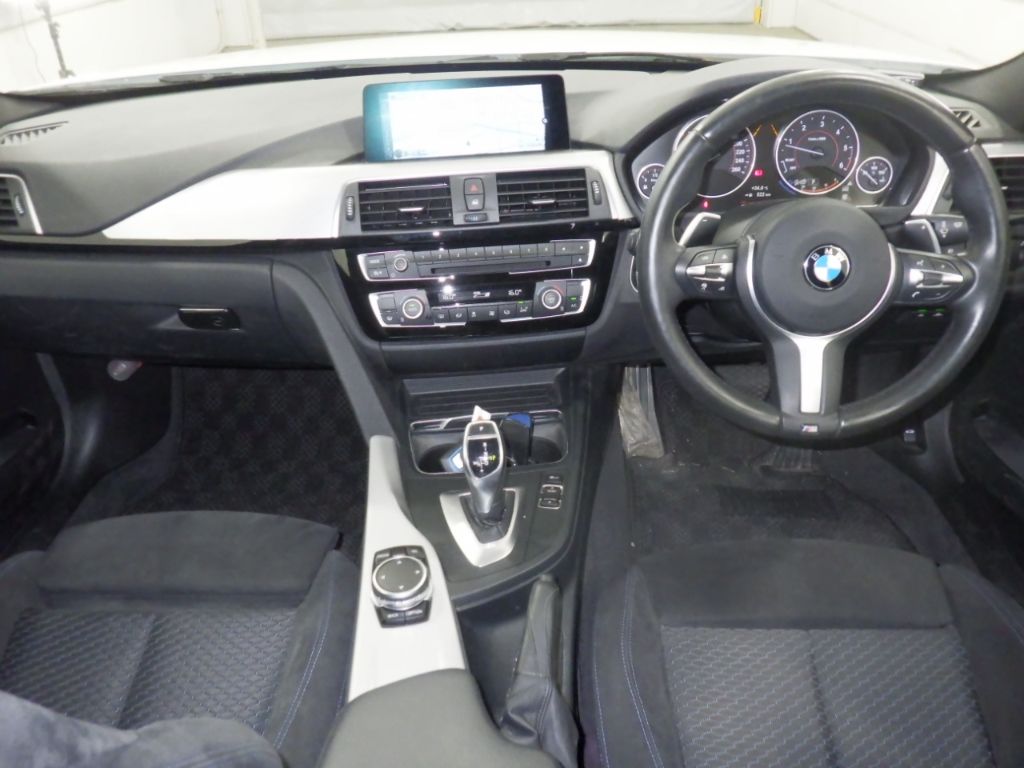 2016 BMW 3 Series 320d M Sport auction photo 3