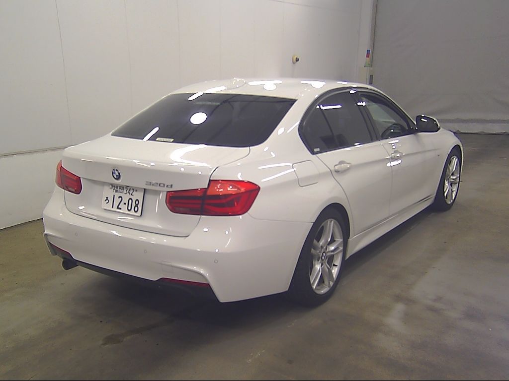 2016 BMW 3 Series 320d M Sport auction photo 2