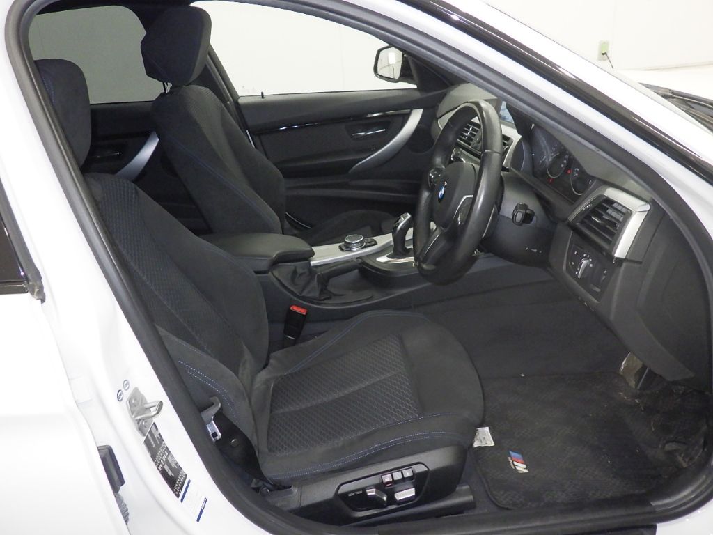 2016 BMW 3 Series 320d M Sport auction photo 6