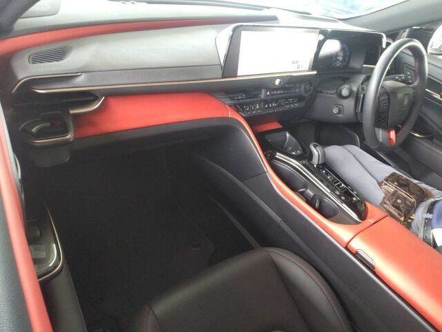 2024 Toyota Crown Sport スポーツRS(PHEV) 4WD auction photo 3