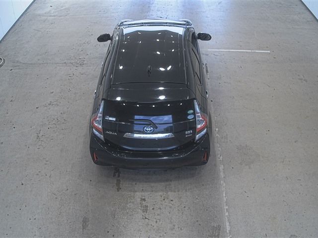 2019 Toyota Aqua S STYLE BLACK auction photo 3
