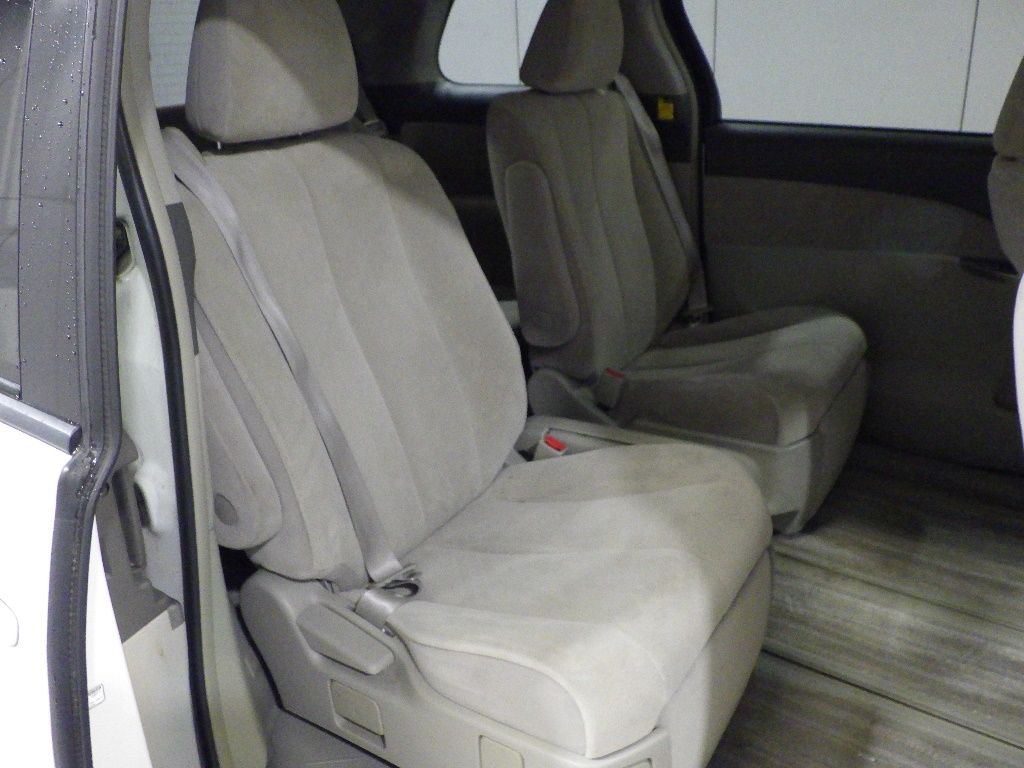 2008 Toyota Estima 2.4 Aeras G Edition auction photo 7