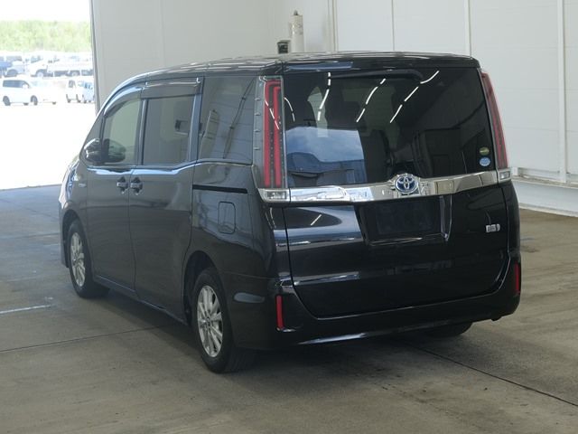 2017 Toyota Noah ワゴン G auction photo 2