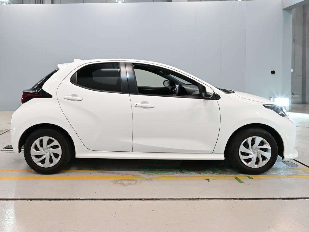 2021 Toyota Yaris X auction photo 3