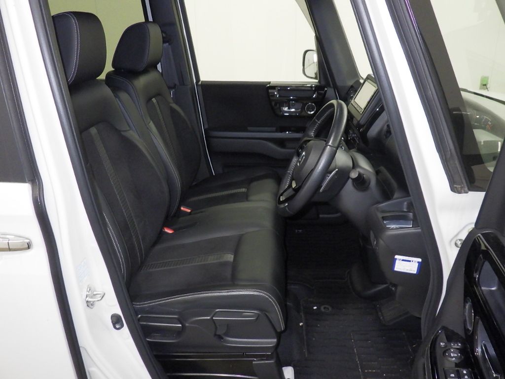 2021 Honda N-BOX カスタムLターボ auction photo 6