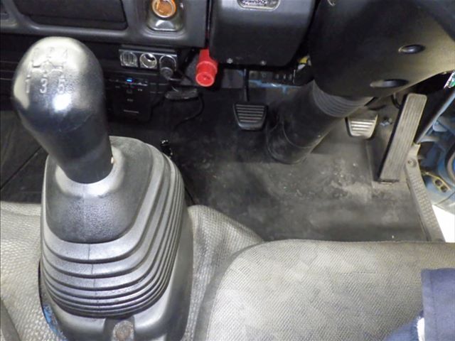 2004 Isuzu Elf バン auction photo 8