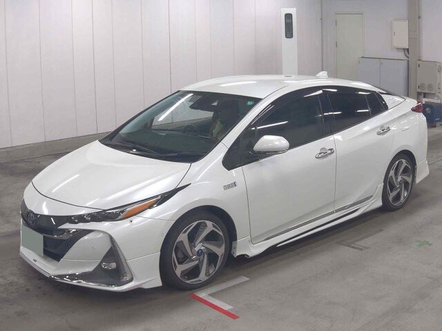 2017 Toyota Prius PHEV A Leather Package auction photo 4