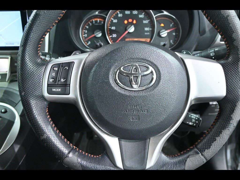 2013 Toyota Ractis S auction photo 9