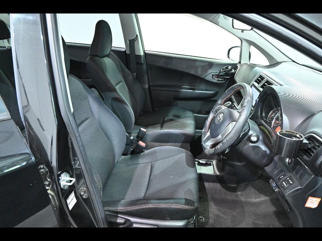 2013 Toyota Ractis S auction photo 6