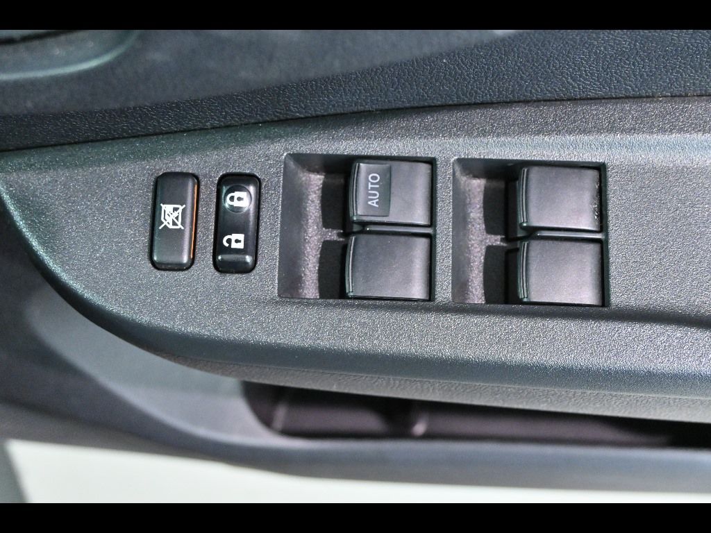 2013 Toyota Ractis S auction photo 11