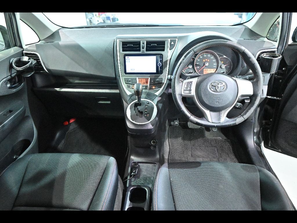 2013 Toyota Ractis S auction photo 3