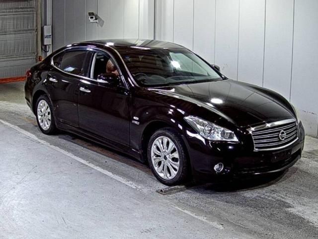 2010 Nissan Fuga HV Japan auction vehicle