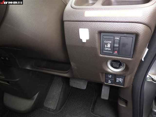 2022 Honda N_BOX L auction photo 7