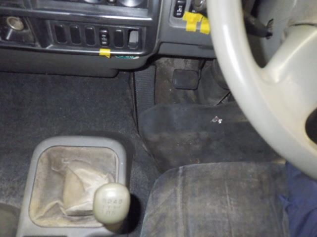 2005 Mitsubishi Fuso Fighter 粉粒体運搬車 auction photo 7