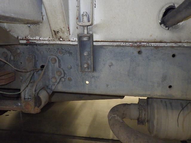 2005 Mitsubishi Fuso Fighter 粉粒体運搬車 auction photo 4