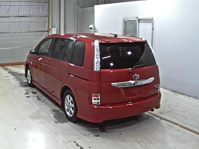 2014 Toyota Isis プラタナ auction photo 2