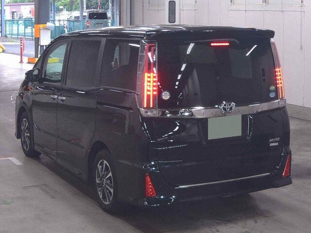 2018 Toyota Noah SI WXB auction photo 2