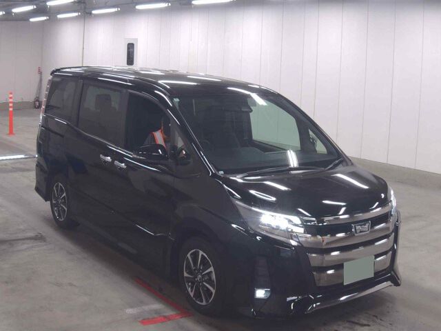 2018 Toyota Noah SI WXB Japan auction vehicle