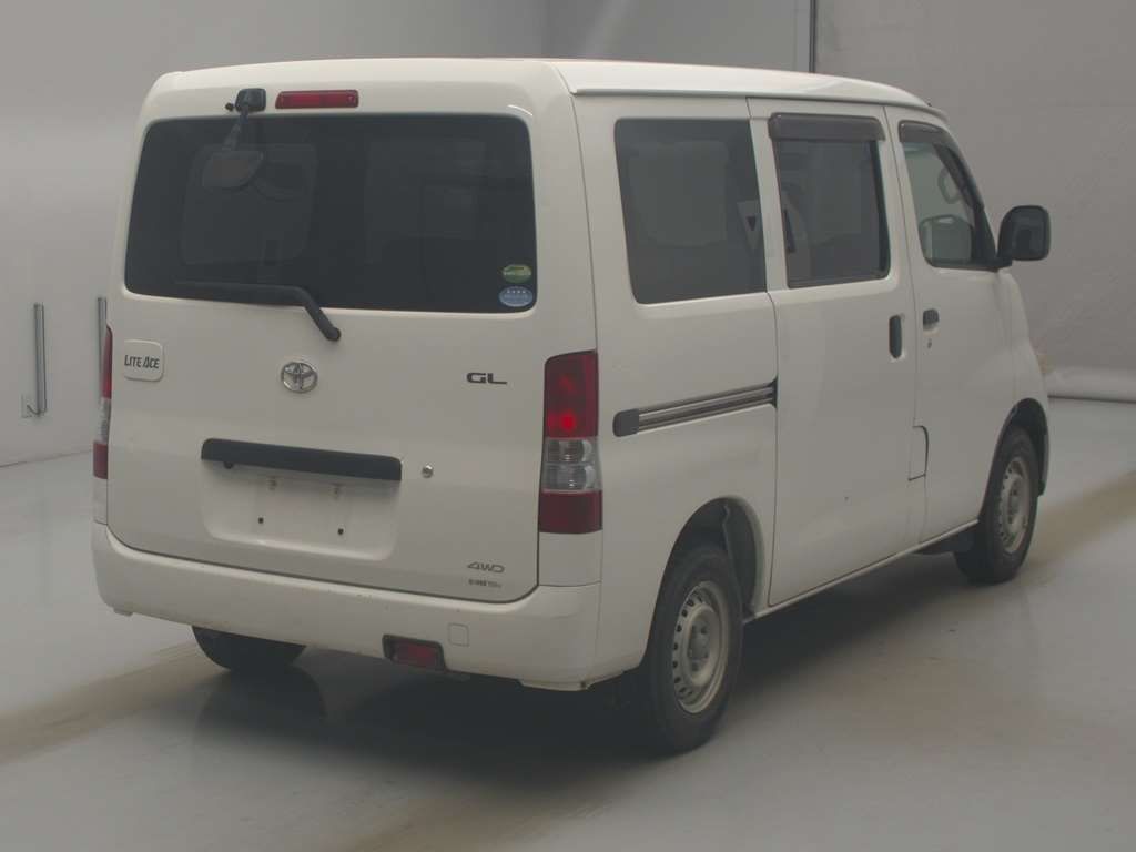 2019 Toyota LiteAce Van GL 4WD auction photo 2