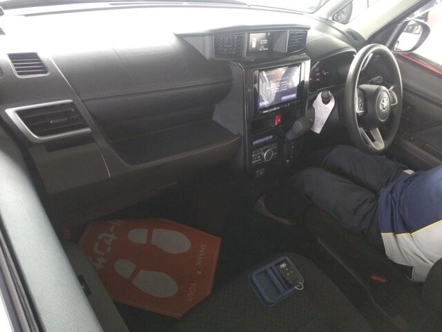2023 Toyota Roomy G auction photo 3