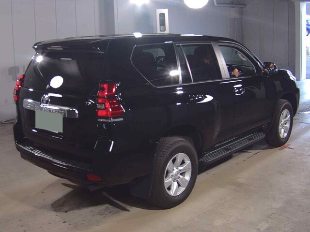 2021 Toyota Land Cruiser Prado TX 4WD auction photo 5