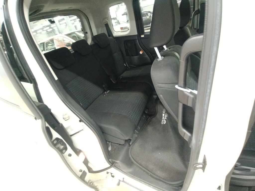 2021 Toyota Roomy カスタムG-T auction photo 12