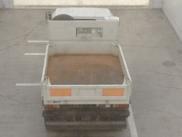 2010 Isuzu Elf dump auction photo 3