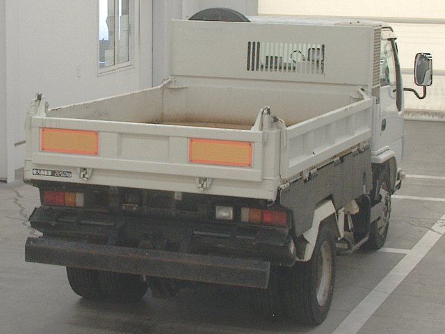 2010 Isuzu Elf dump auction photo 2