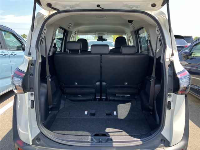 2018 Toyota Sienta Gクエロ auction photo 9