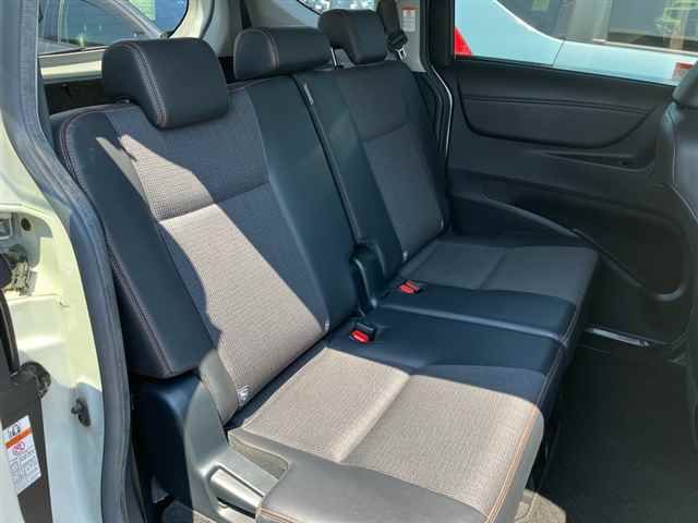2018 Toyota Sienta Gクエロ auction photo 7