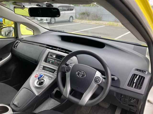 2013 Toyota Prius S auction photo 3