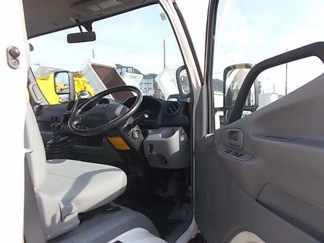 2017 Toyota Dyna フルジャストロー 2t auction photo 3