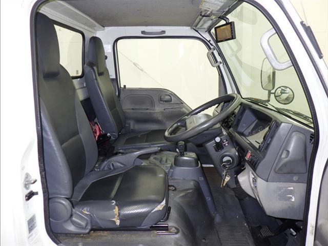 2011 Isuzu Elf ボトルカー auction photo 5