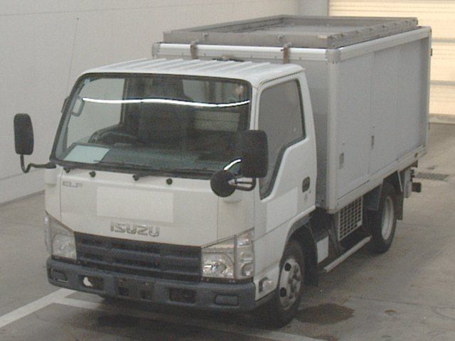 Japan Auction Vehicles 10 2011 Isuzu Elf ボトルカー auction photo