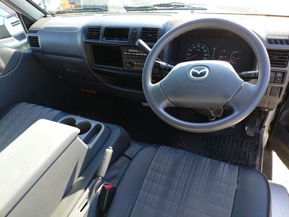 2018 Mazda ボンゴ auction photo 3